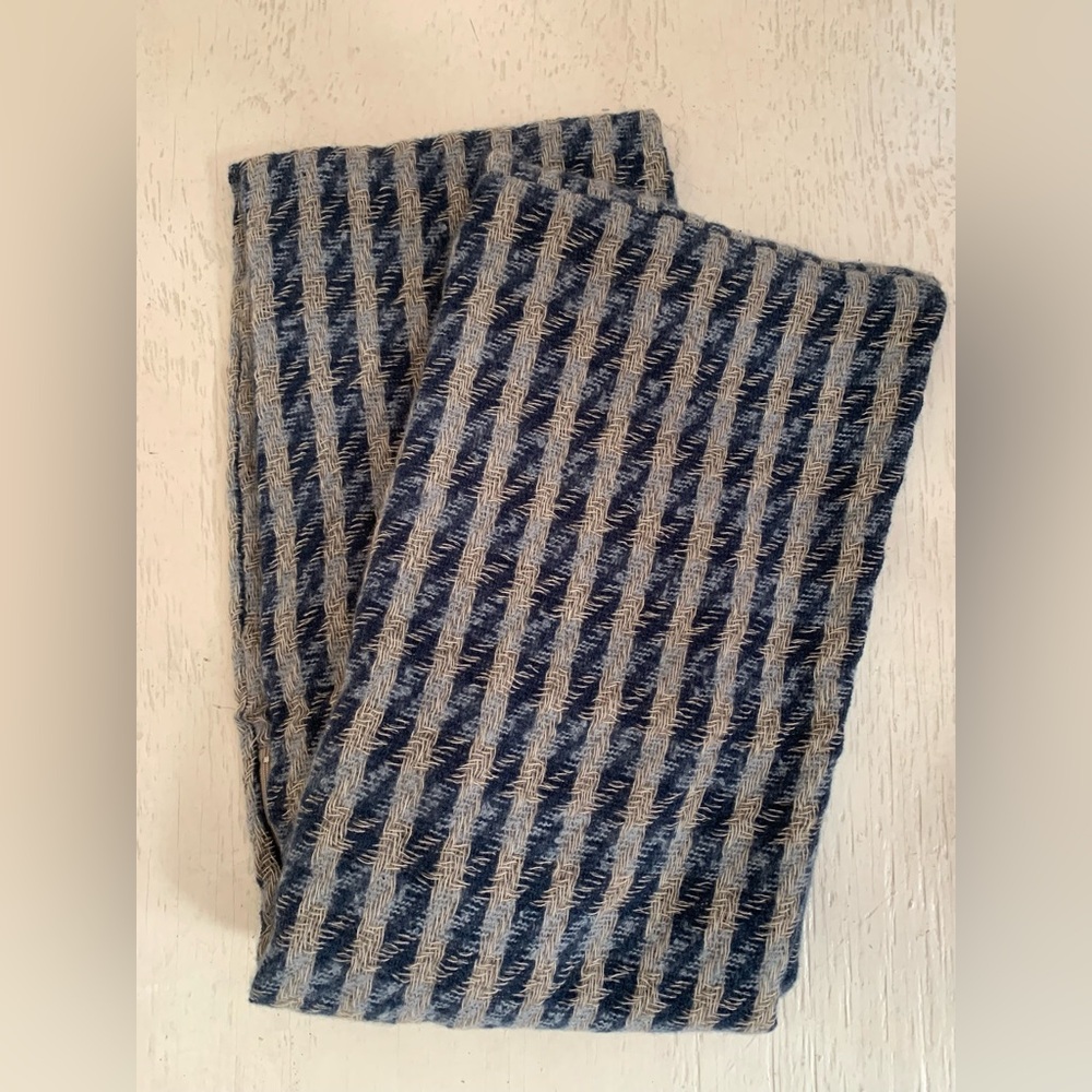 SHOLDIT Blue and Tan Convertible Infinity Scarf 🧣